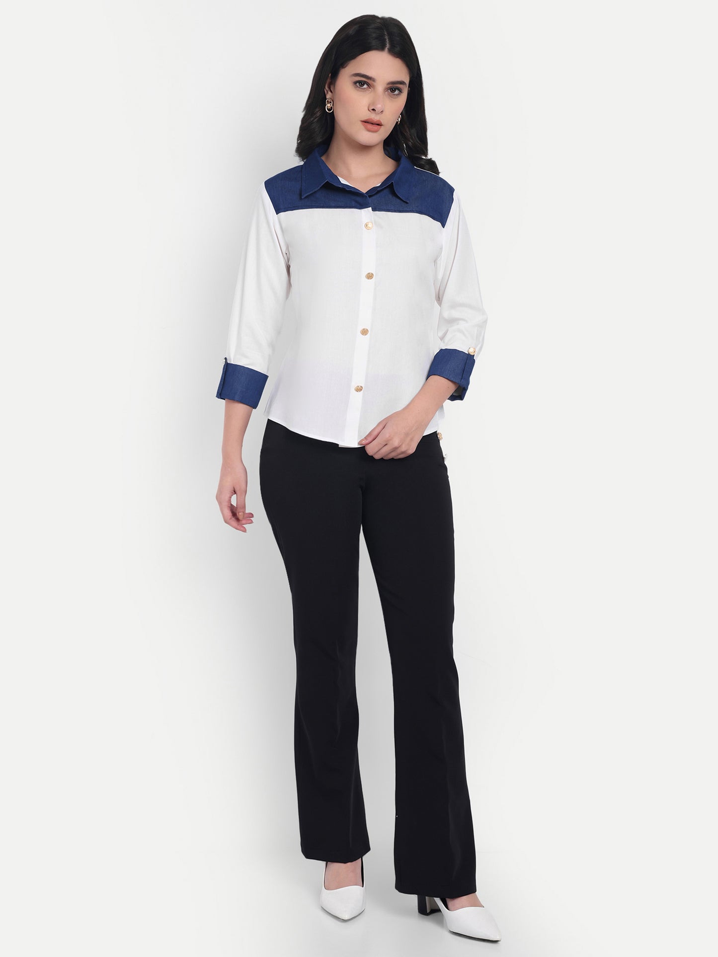 White shirt with dark blue denim on shoulder-esseneur