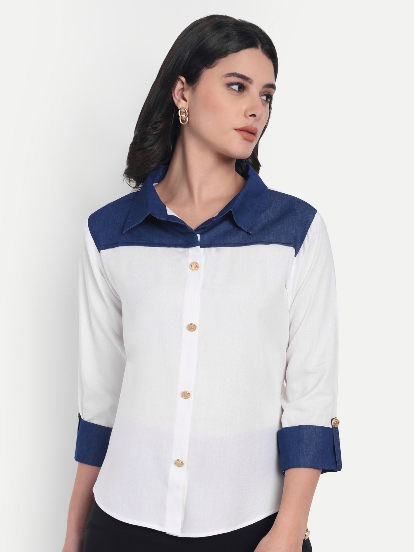 White shirt with dark blue denim on shoulder-esseneur