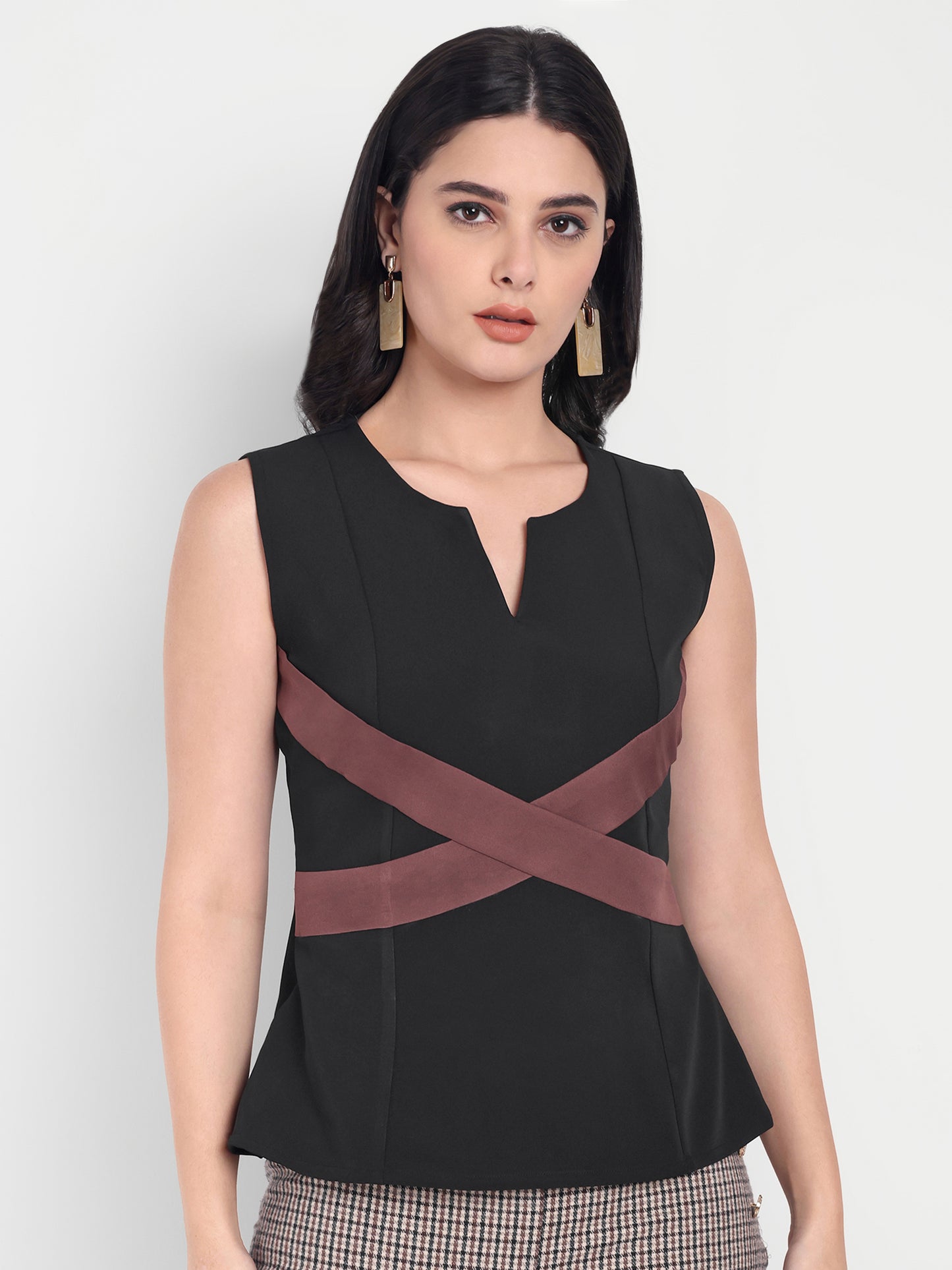 Black top with brown cross bow pattern - esseneur.