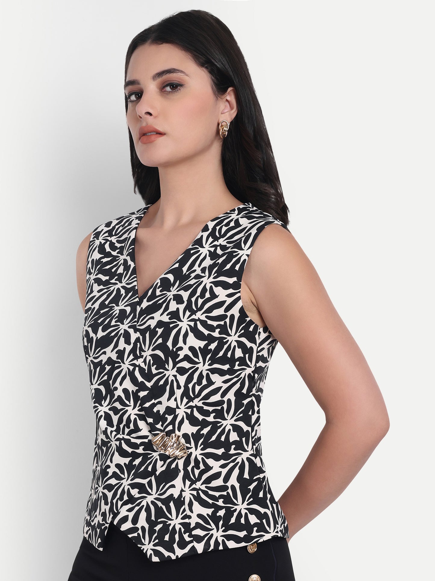 Black printed waistcoat with gold applique - essener.