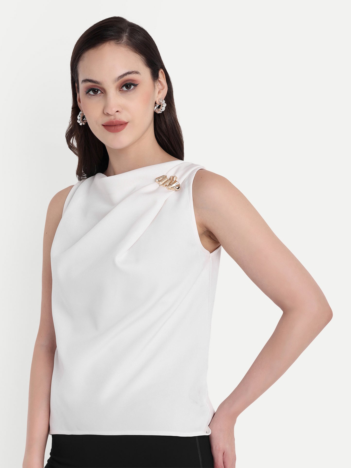 White top with gold applique - esseneur.