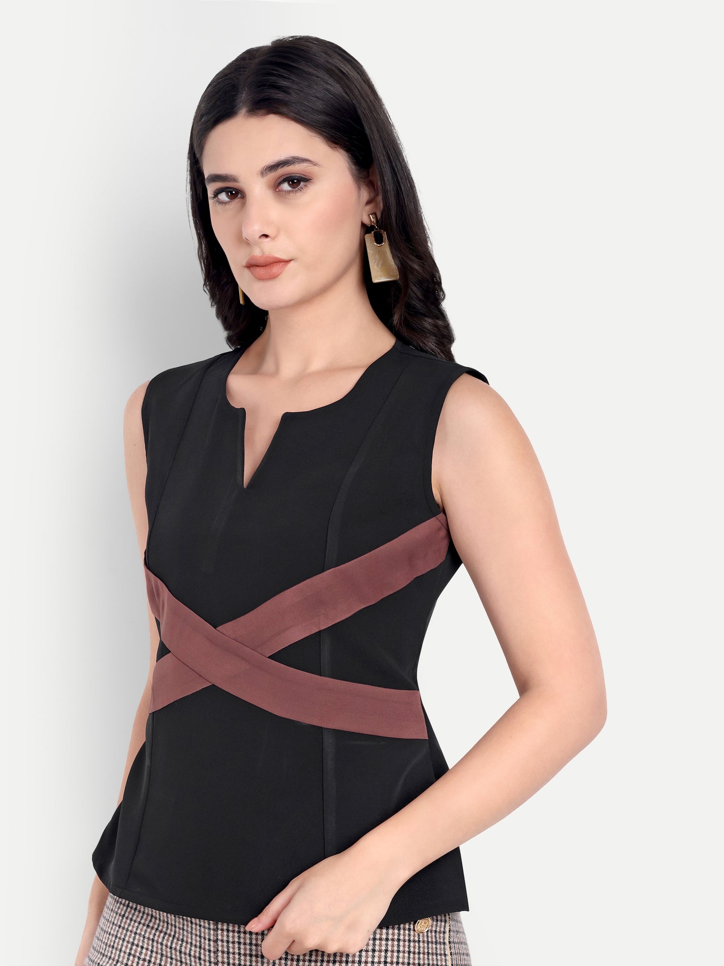 Black top with brown cross bow pattern - esseneur.