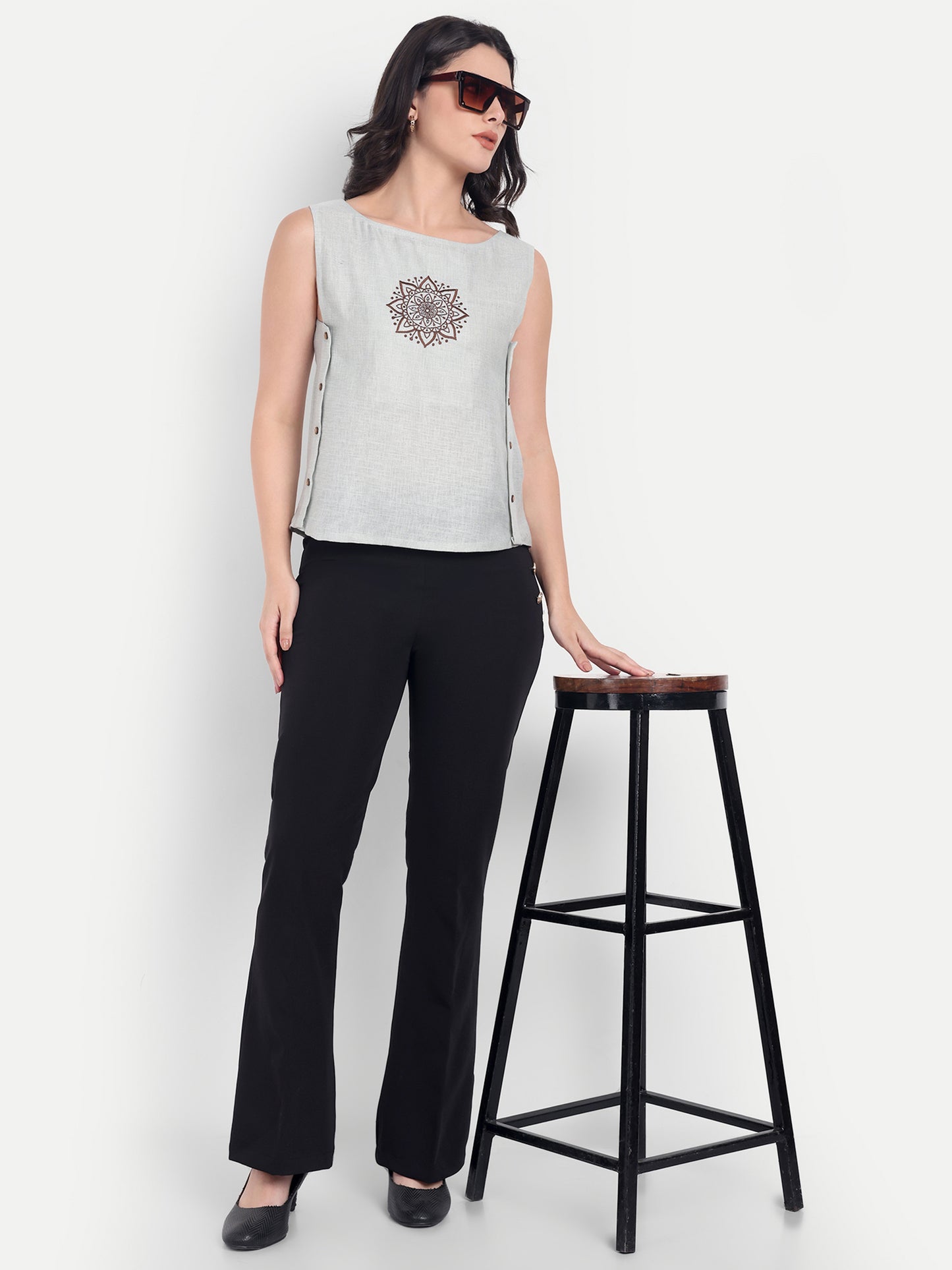 Light green top without sleeves with embroidery - esseneur.