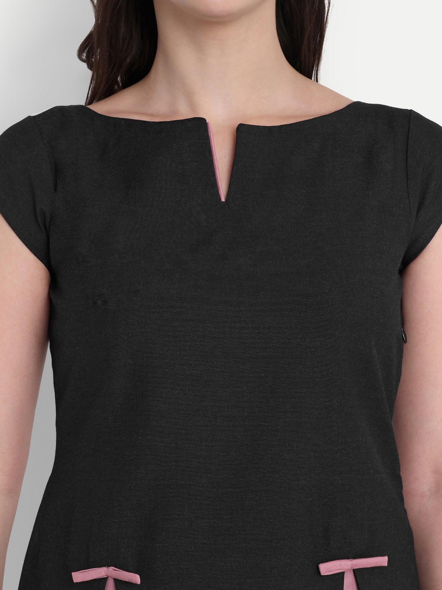 Dark grey top with peach knots and slit - esseneur.
