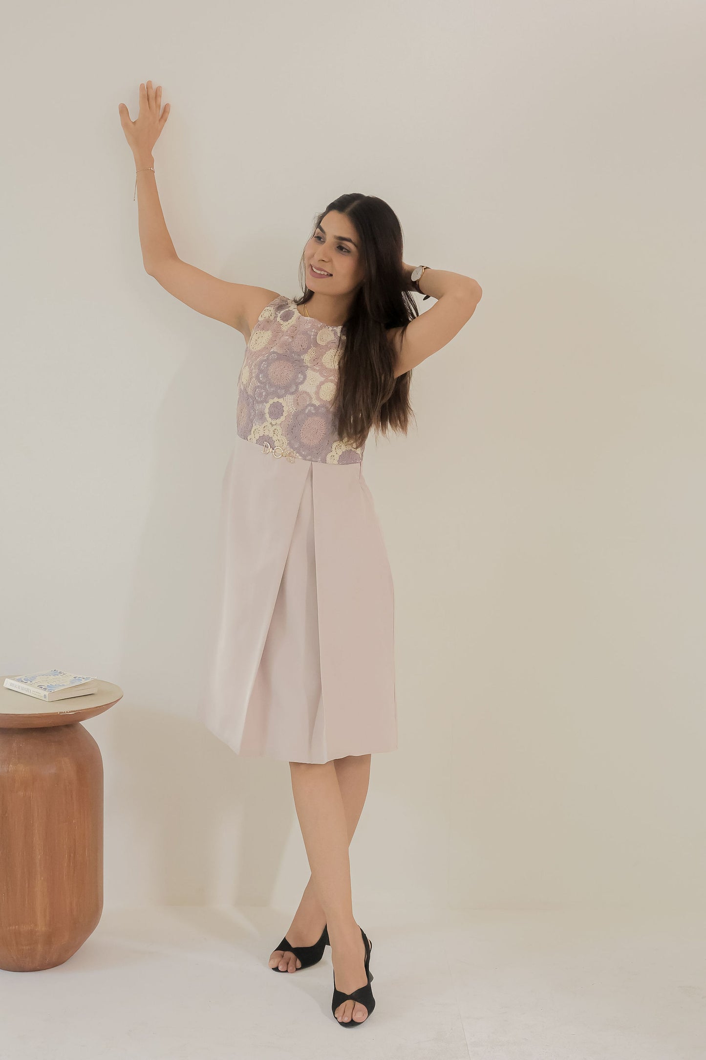 Cream crotia dress with gold buckle-esseneur