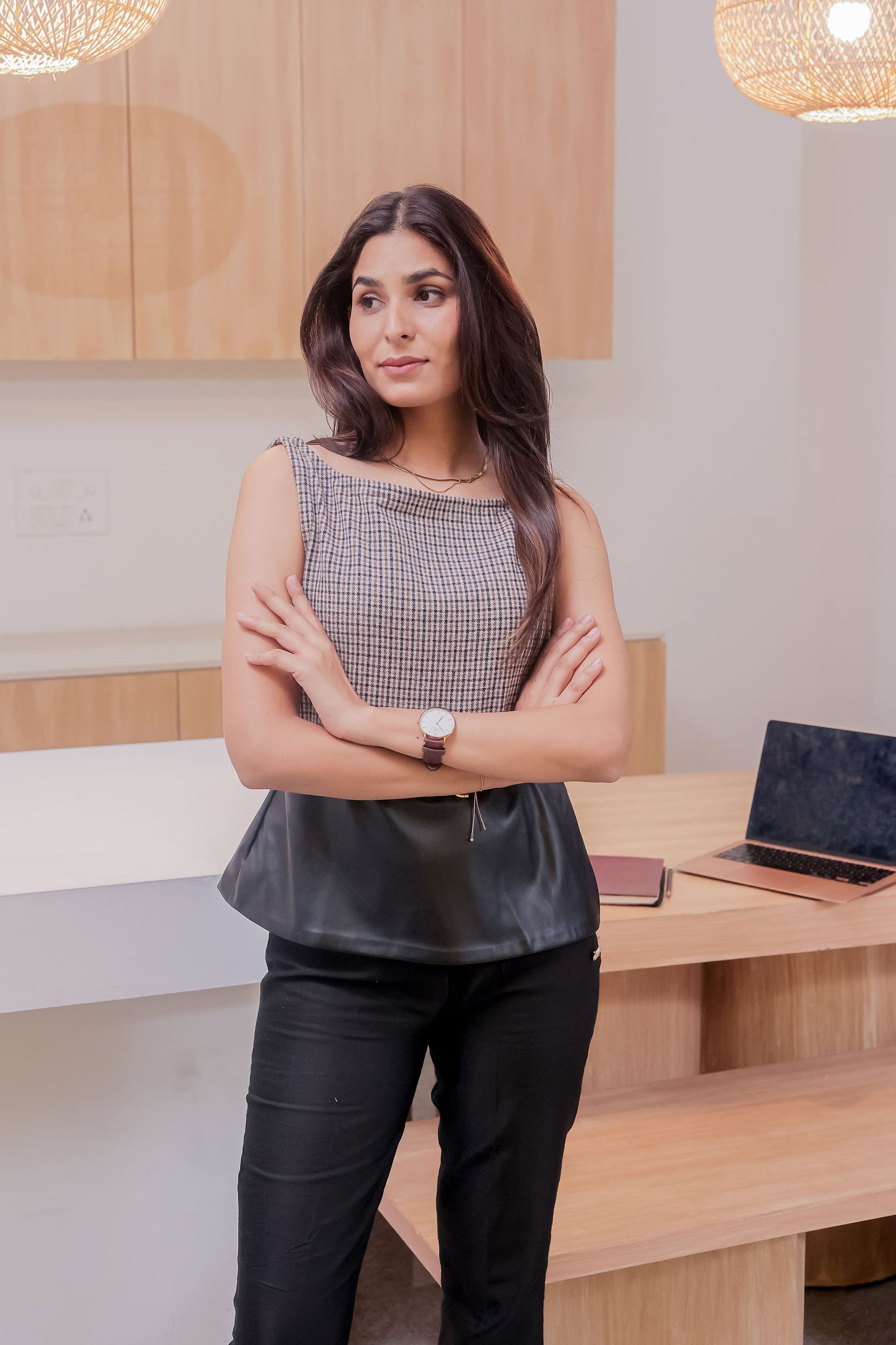 Houndstooth top with leather design - esseneur.