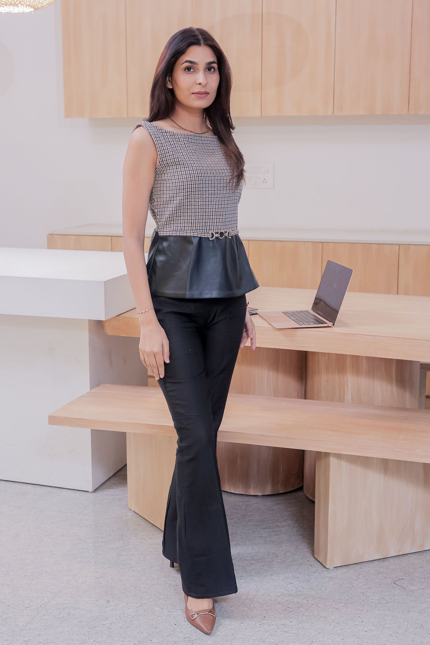 Houndstooth top with leather design - esseneur.