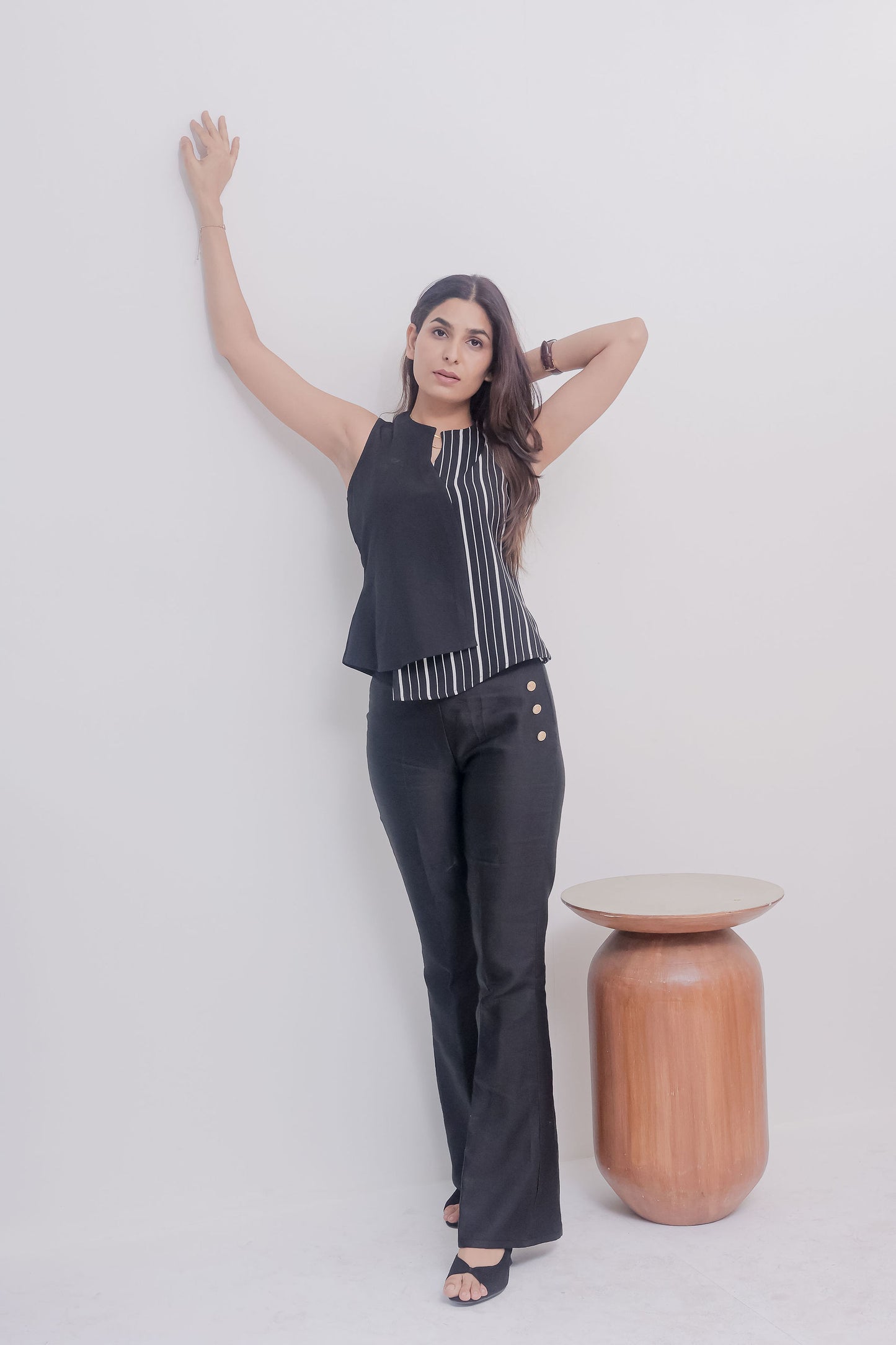 Black stripe flap with black sleeveless top - esseneur.