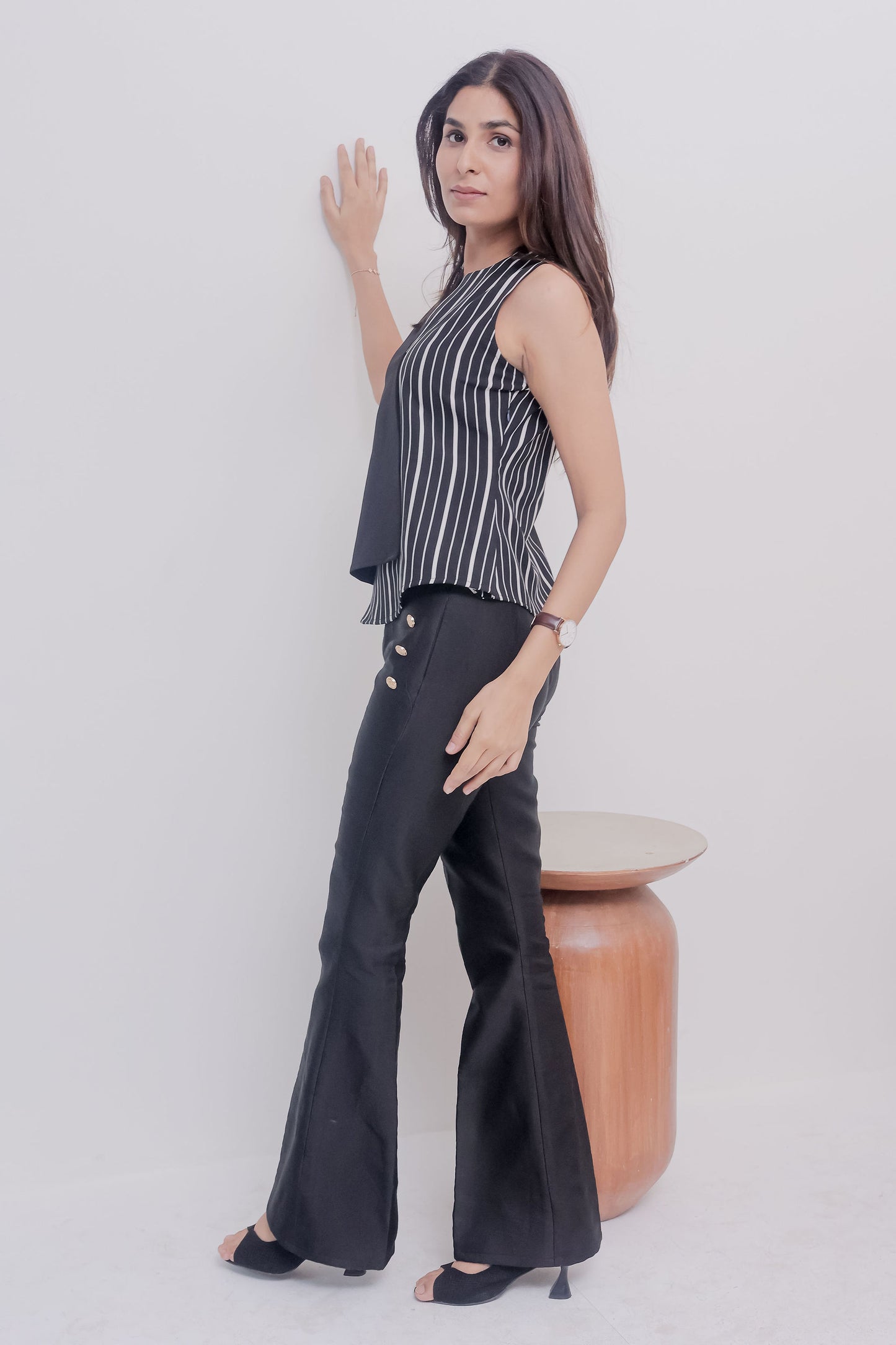 Black stripe flap with black sleeveless top - esseneur.
