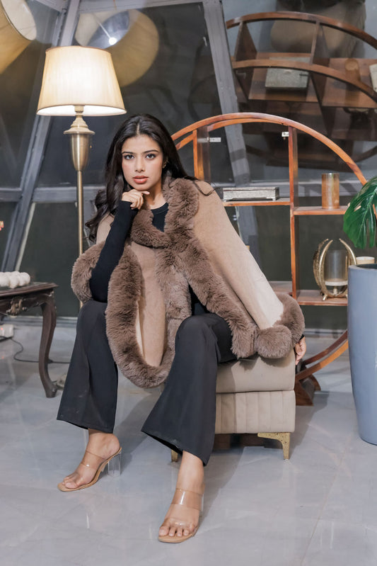 Cream ombre stall with fur detailing	ESWWS0002-CRMFR