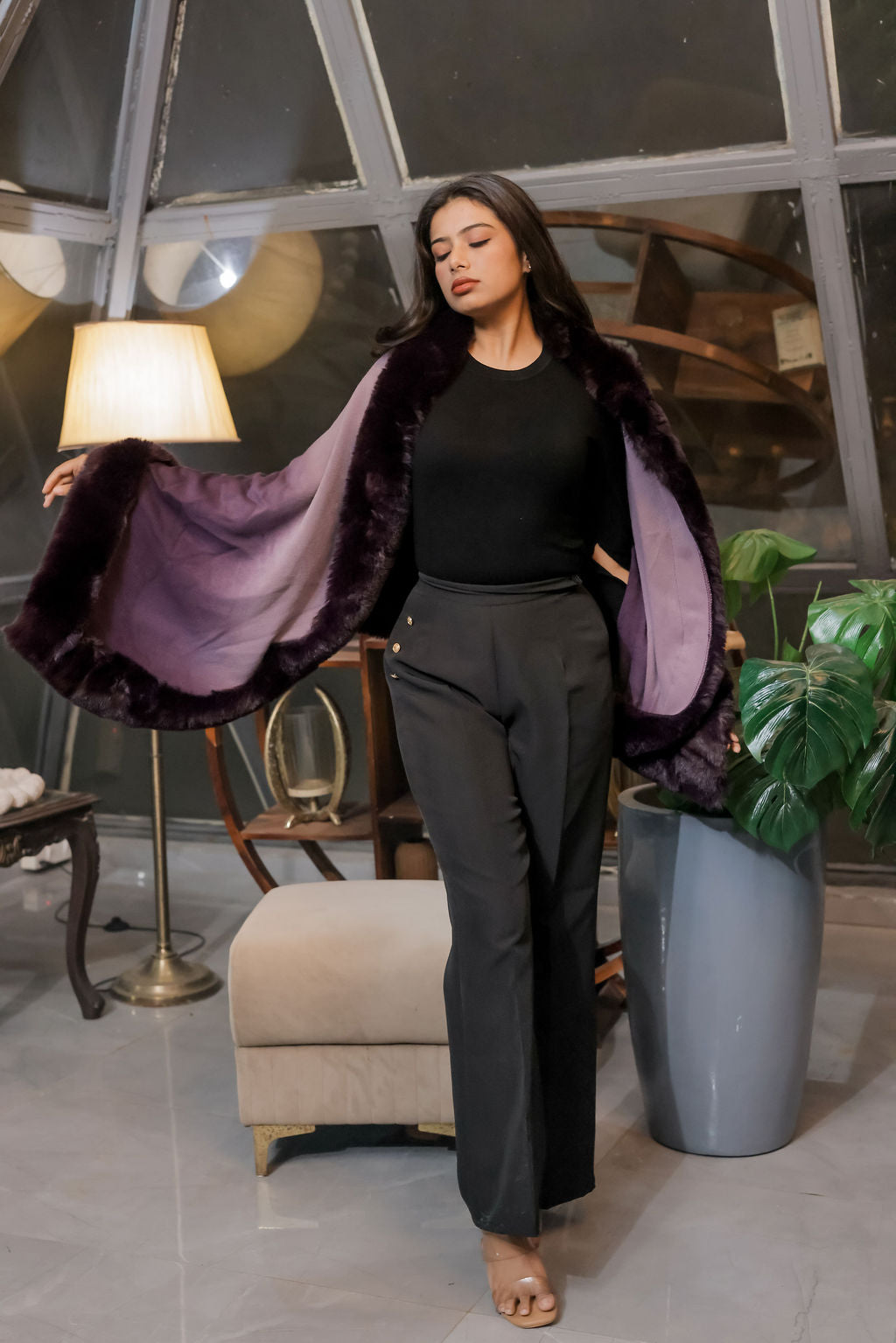 Purple ombre stall with fur detailing	ESWWS0001-PURFR