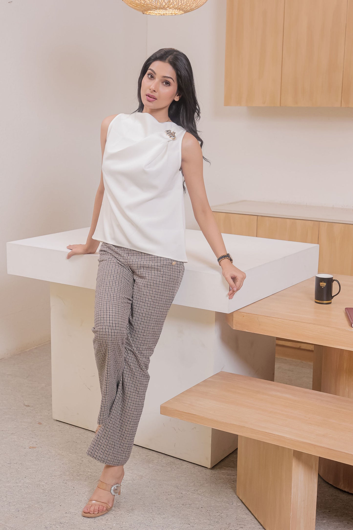 White top with gold applique - esseneur.