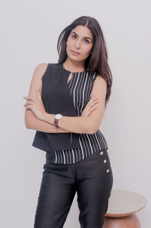 Black stripe flap with black sleeveless top - esseneur.